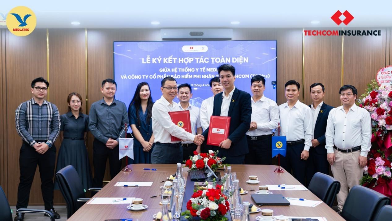 Techcom Insurance hợp tác chiến lược toàn diện với MEDLATEC GROUP